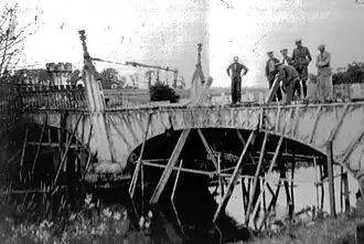 The bridge with temporary supports