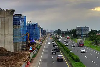 Transportasi di Jalan Tol.jpg