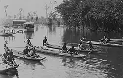 Rowing contest near Ricanau Mofo (early 20th century)