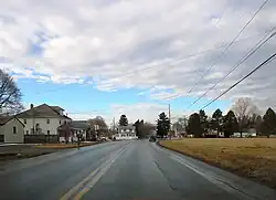 US 222 northbound through Mechanics Grove