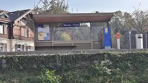 Shelter on platform