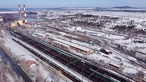 View from above (in the background is the sludge storage facility Kachkanarsky Mining and Processing Plant&nbsp;[ru; nl])