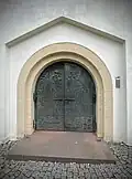 Saalkirche w Ingelheim - drzwi wejściowe