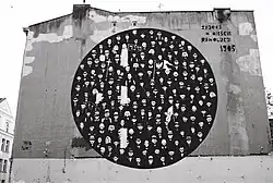 Mural upamiętniający Rewolucję 1905 znajdujący się na ulicy pod numerem 60.