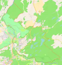 Mapa konturowa Łęknicy, po lewej nieco na dole znajduje się punkt z opisem „Parafia Świętej Barbary”