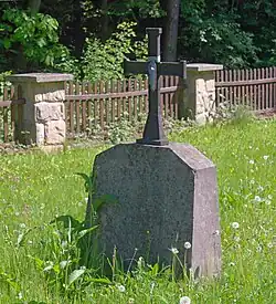 Krzyż na mogile zbiorowej