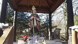Figura św. Mikołaja z wilkiem