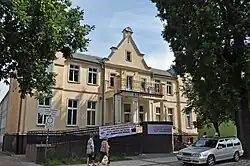 widok biblioteki od ulicy Piłsudskiego