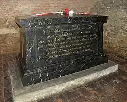 Sarkofag w krypcie kolegiaty św. Wawrzyńca w Żółkwi