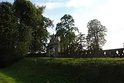 Cmentarz parafialny z II poł. XIX wieku.