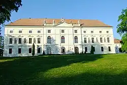 Pałac, widok od strony ogrodu