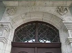 Data budowy jednego z wejść do pałacu