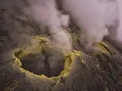 Fumaroly. Wulkan Mutnowski, Kamczatka