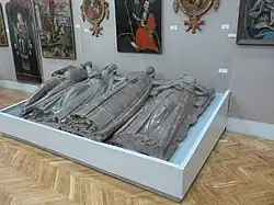 Pozostałości nagrobka