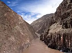 Górny bieg rzeki w Chinach