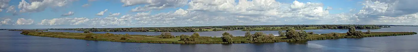 Długi Ostrów, panorama wyspy od strony Polic