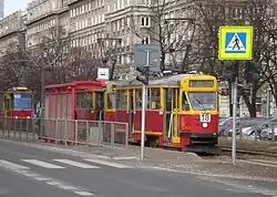 Tramwaj, który Karol Krawczyk prowadzi w czołówce serialu - wagon 13N nr 494.