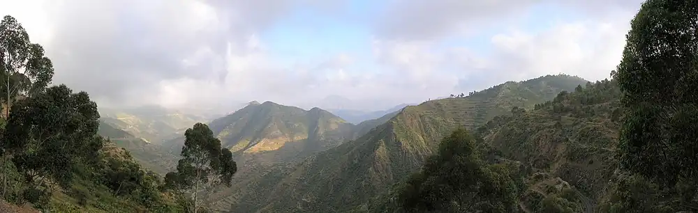 Górzyste tereny w pobliżu Asmary
