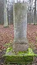Obelisk rodu Stolberg-Wernigerode w parku