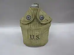 Amerykańska manierka M1910 (używana do ok. lat 60&nbsp;XX&nbsp;w.)