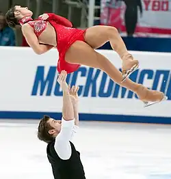 Złapanie partnerki w powietrzu przy podnoszeniu twistowym (Stefania Berton / Ondrej Hotarek)