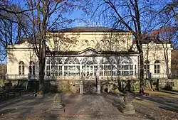 Zabytkowy Dom Zdrojowy w Darkowie