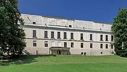 Pałac we Frysztacie od strony parku