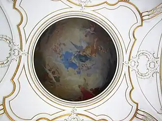 Ozdobny fresk z kaplicy na tyłach obiektu (2014)