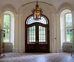 Przedsionek między holem drewnianym a myśliwskim (2014)