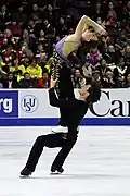 Podnoszenie po łuku (Tessa Virtue / Scott Moir)