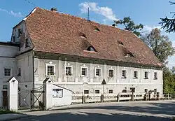 Dwór od północnego zachodu