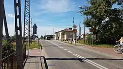 Zlikwidowany przy modernizacji z 2024 r. przejazd kolejowo-drogowy w ciągu ul. Kościelnej (2020)