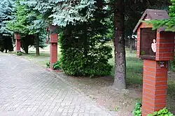 Tajemnice Różańcowe przy kościele