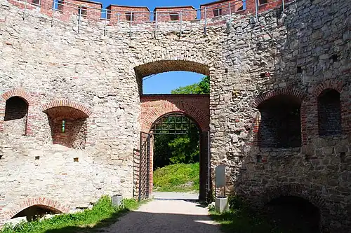 Barbakan od wewnątrz