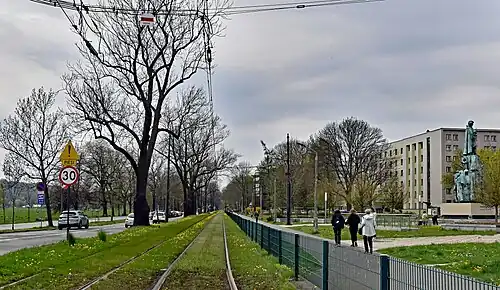 Ulica widziana ze wschodu (z al. Focha)