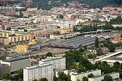 Widok na budowę budynku (za dworcem Wrocław Główny)