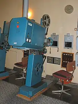 Kinowy aparat projekcyjny Predom-Prexer