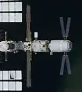 ATV Johannes Kepler zadokowany do modułu Zwiezda (widok z wahadłowca Discovery - misja STS-133)