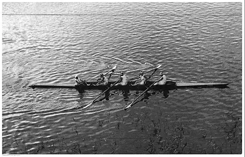 Klubowa żeńska czwórka ze sterniczką, 1931