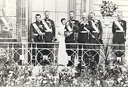 Wielki książę w otoczeniu cara Mikołaja II