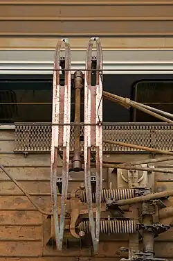 Pantograf kolejowy ze ślizgaczami miedzianymi