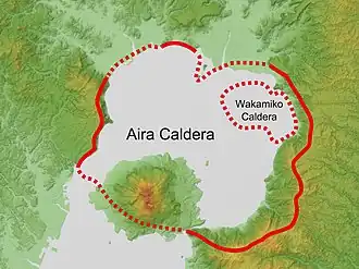 Kaldera Aira i wulkan Sakurajima w jego wnętrzu