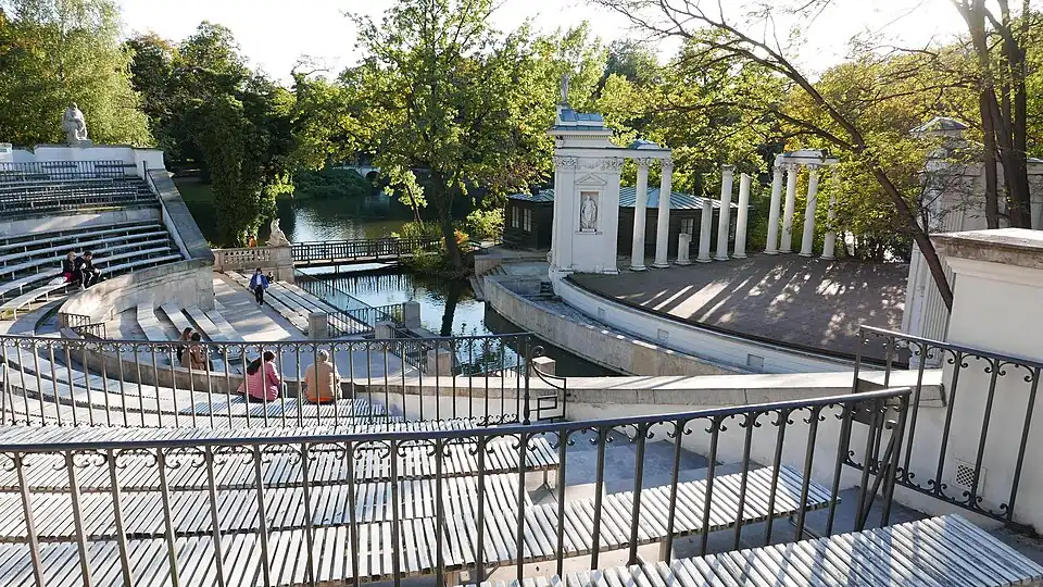 Amfiteatr w Parku Łazienki