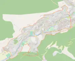 Mapa konturowa miasta Andora, na dole nieco na lewo znajduje się punkt z opisem „Estadi Comunal d’Andorra la Vella”