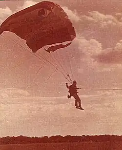 Podczas holowania spadochronu na gliwickim lotnisku (1982)