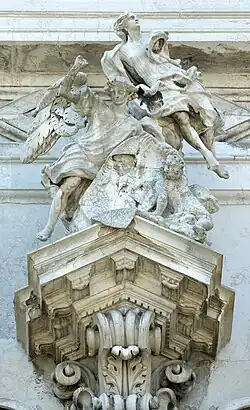 Giuseppe Torretto, Aniołowie (rzeźba nad portalem)