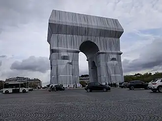 Opakowany Łuk Triumfalny