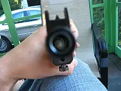 Lufa karabinu (widoczne gwintowanie lufy)