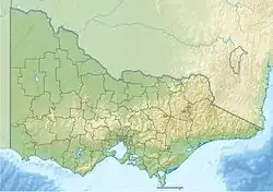 Mapa konturowa Wiktorii, blisko dolnej krawiędzi znajduje się punkt z opisem „Wilsons Promontory”