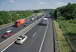 Autostrada A6 w okolicy węzła Croix de Cessagne. Widok w kierunku wschodnim.